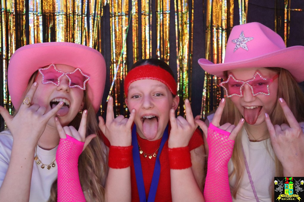 ../Images/Jeugd Opwarmbal Photobooth 386.jpg